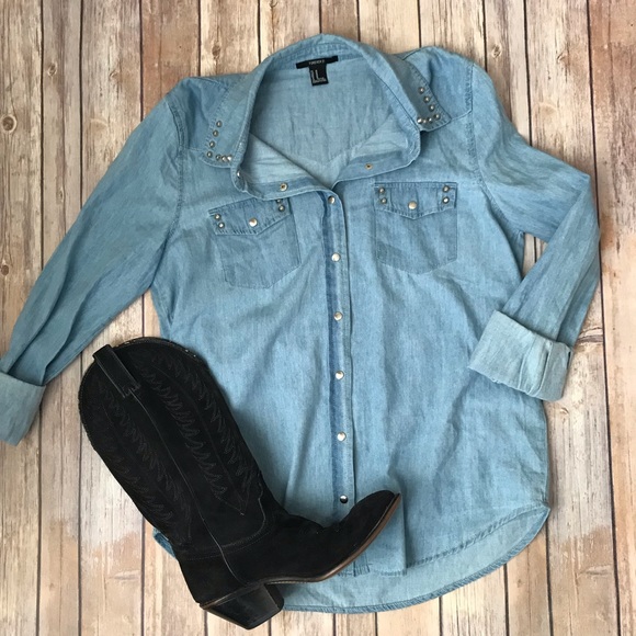 Forever 21 Tops - 💚Forever 21 Chambray Studded Button Down Shirt